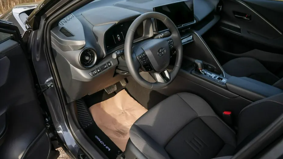 TOYOTA C-HR -