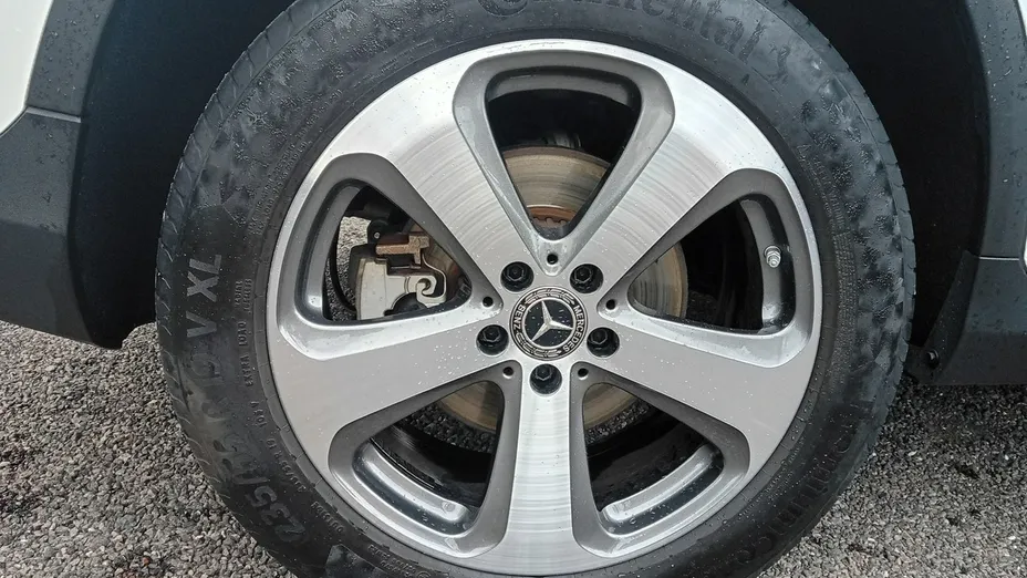 MERCEDES-BENZ GLC -
