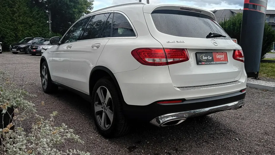 MERCEDES-BENZ GLC -