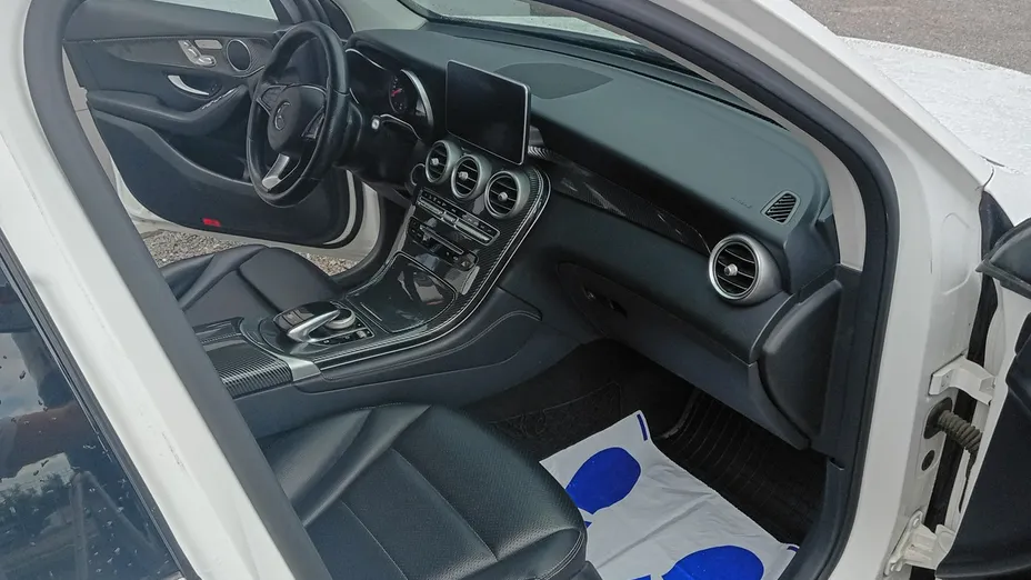 MERCEDES-BENZ GLC -