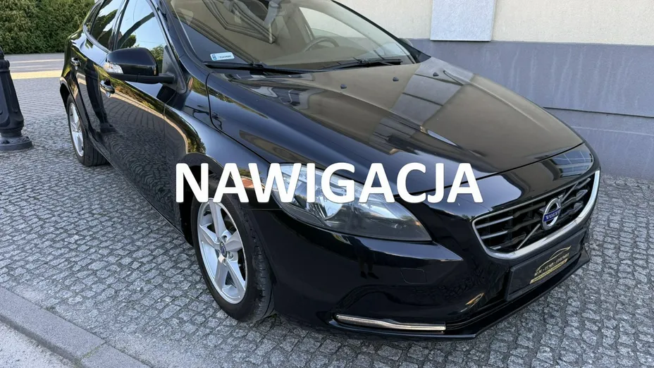 VOLVO V40 -