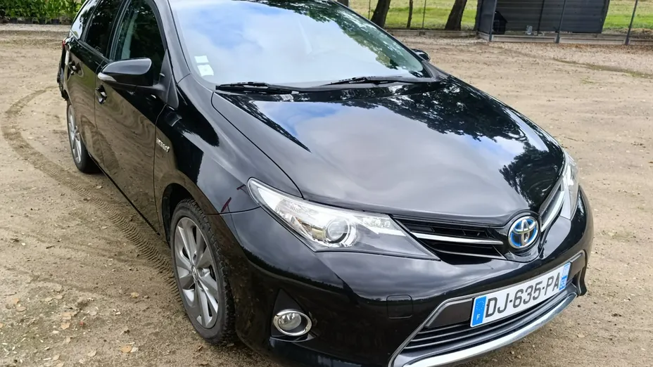 TOYOTA Auris -