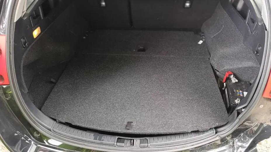TOYOTA Auris -
