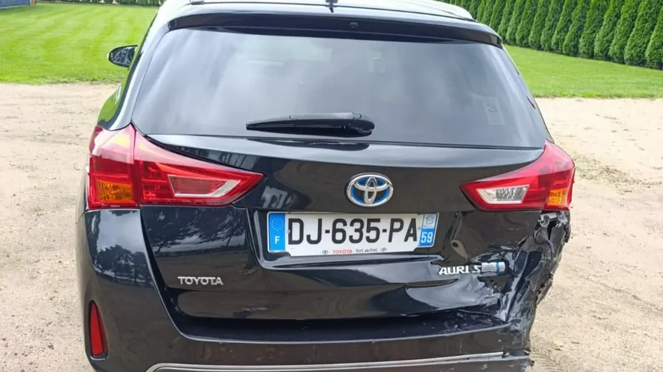 TOYOTA Auris -
