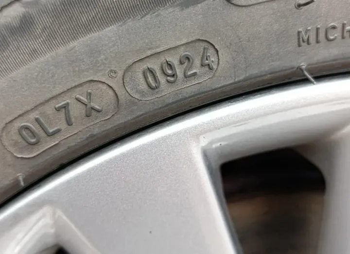 TOYOTA Auris -