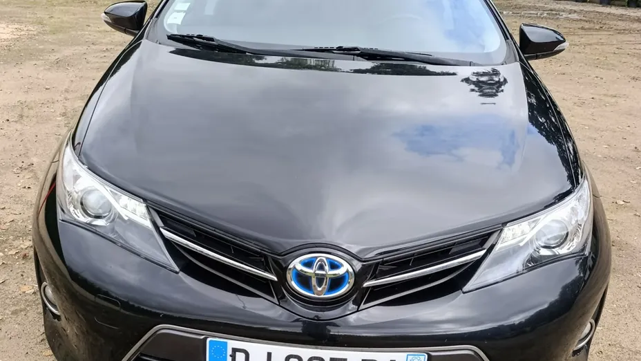TOYOTA Auris -