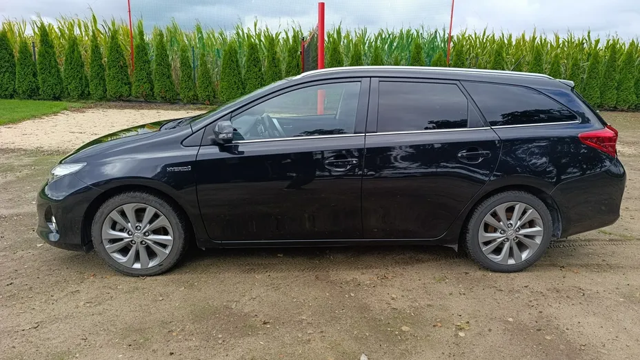 TOYOTA Auris -