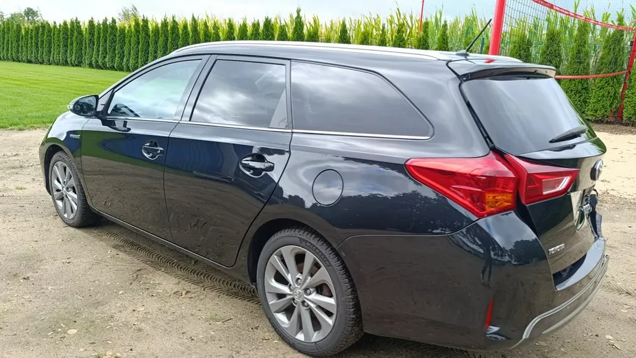 TOYOTA Auris -