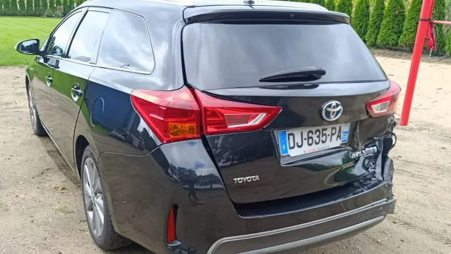 TOYOTA Auris -