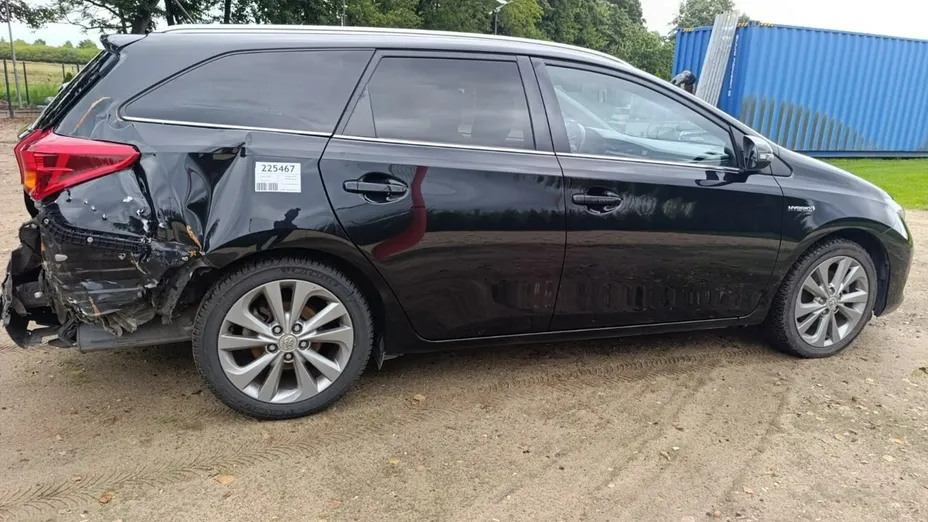 TOYOTA Auris -