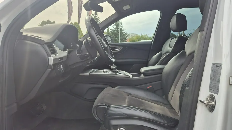AUDI Q7 -