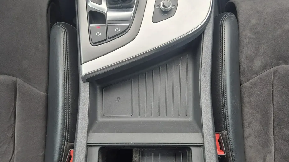 AUDI Q7 -