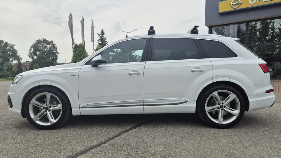 AUDI Q7 -