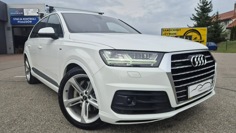 AUDI Q7 -