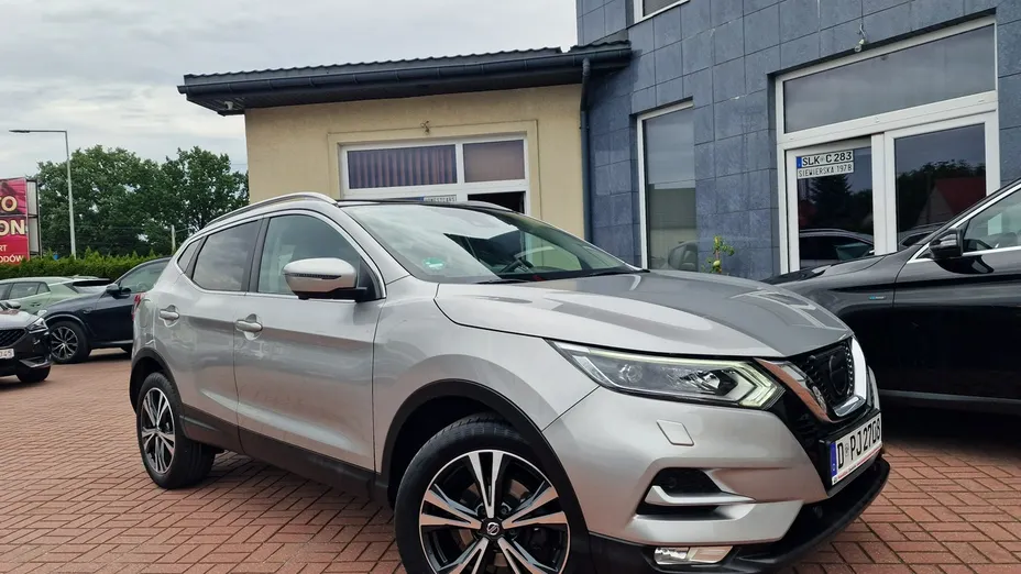 NISSAN Qashqai -