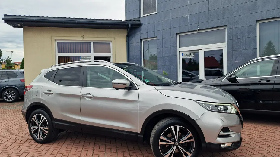 NISSAN Qashqai -