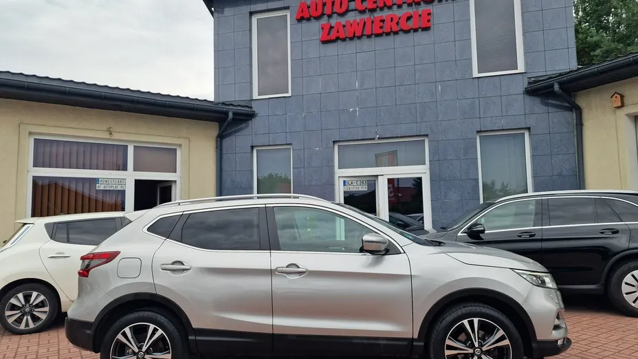 NISSAN Qashqai -