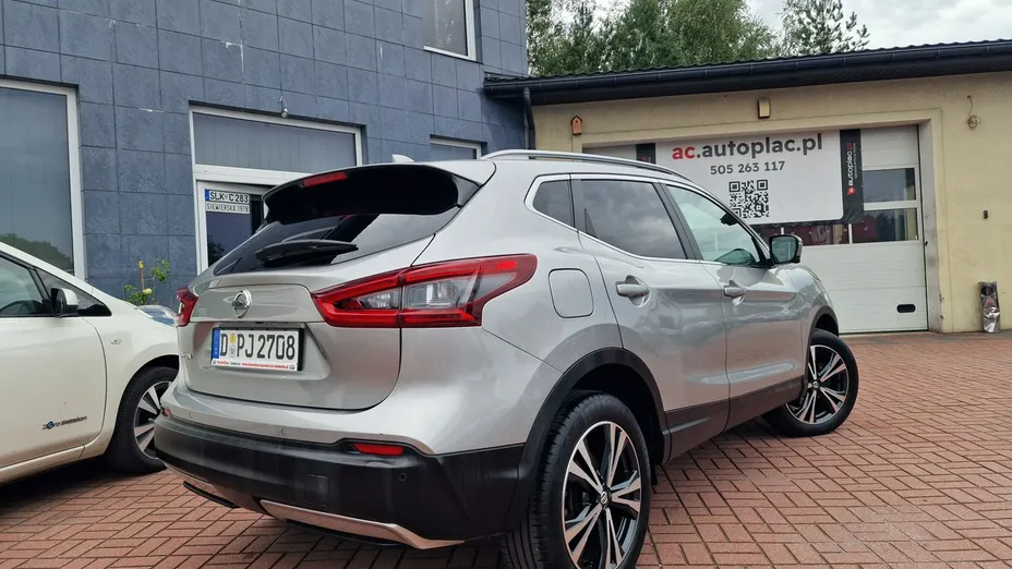 NISSAN Qashqai -