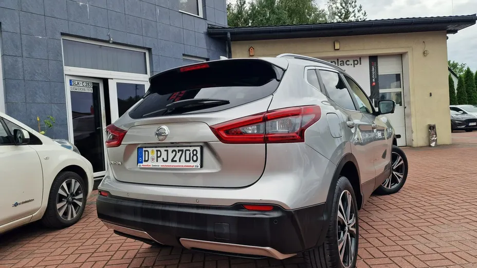 NISSAN Qashqai -