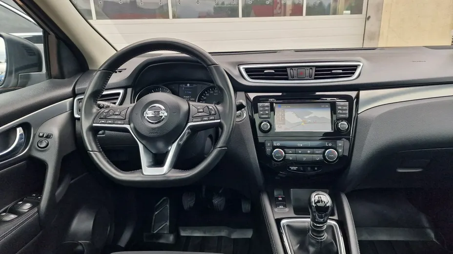NISSAN Qashqai -