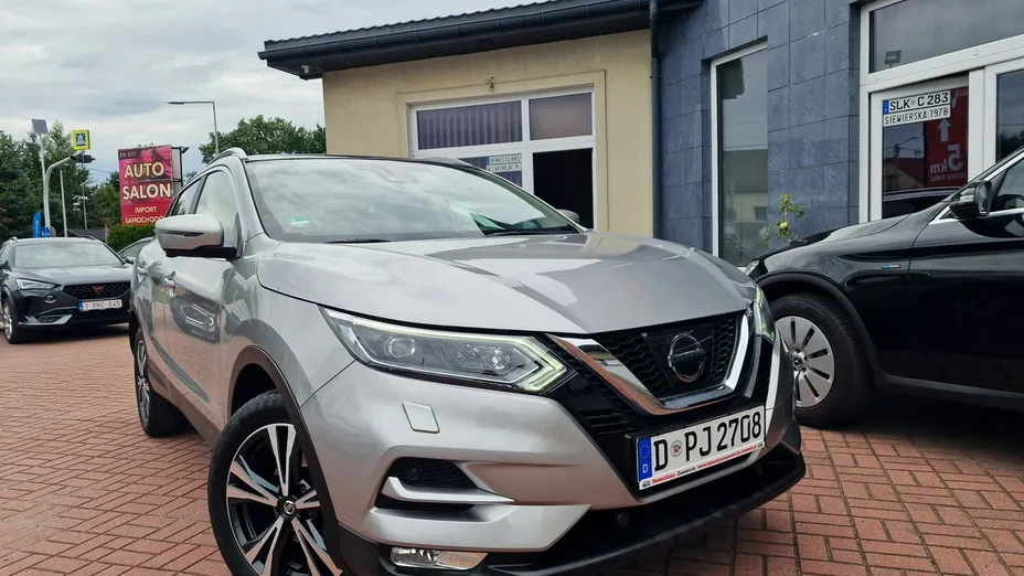 NISSAN Qashqai -