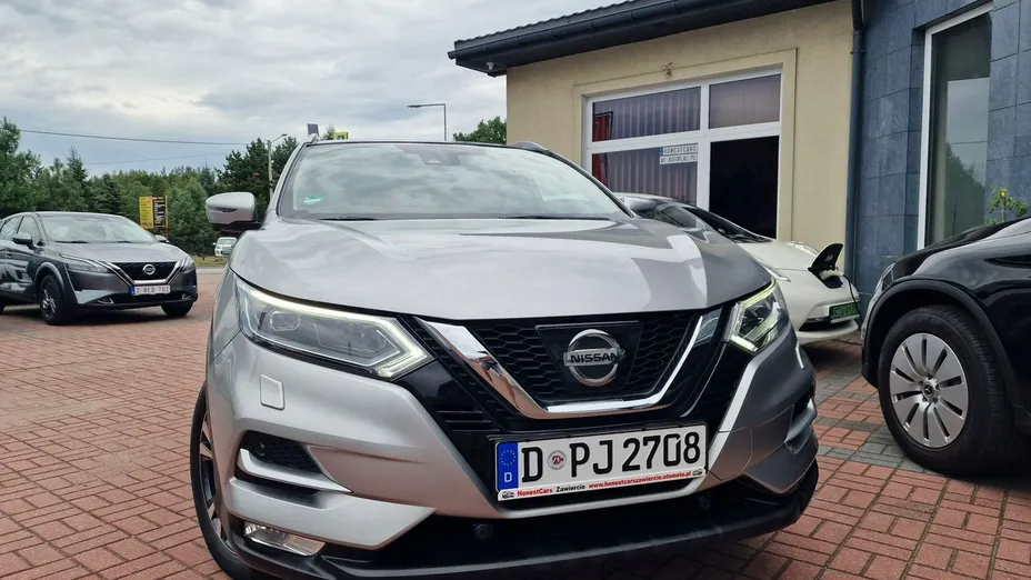 NISSAN Qashqai -