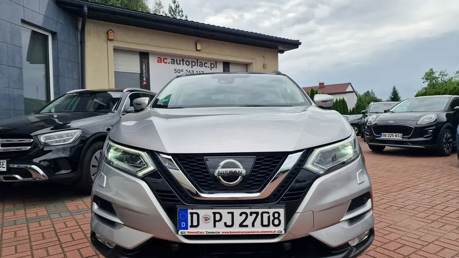NISSAN Qashqai -