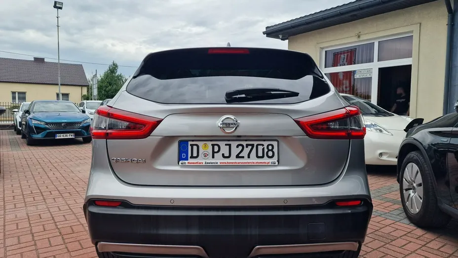NISSAN Qashqai -