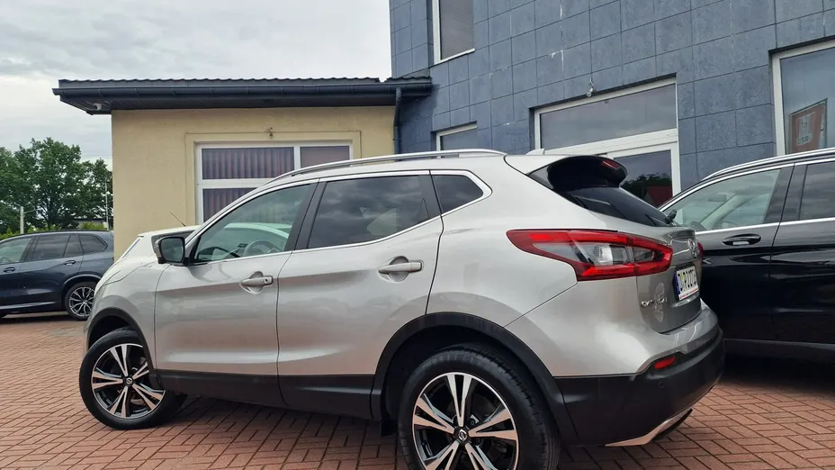 NISSAN Qashqai -