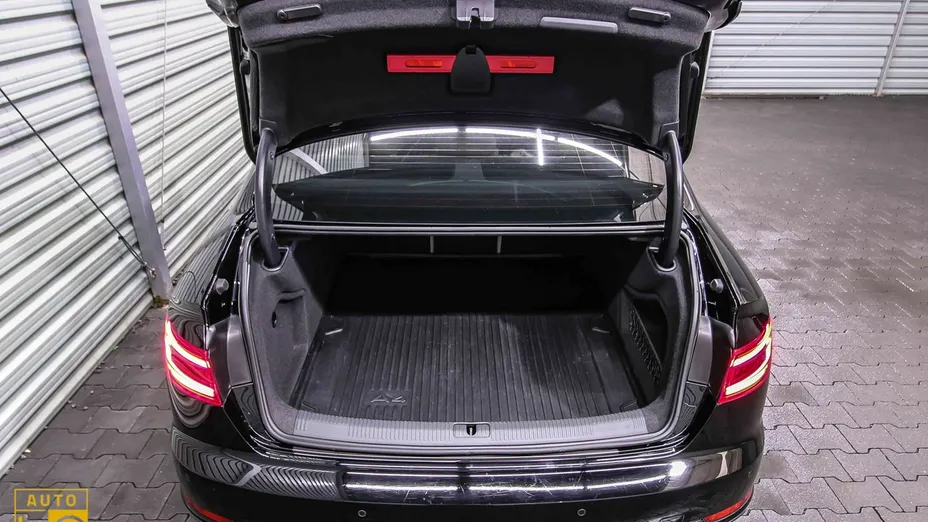 AUDI A4 -