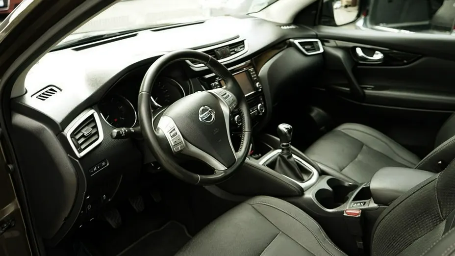 NISSAN Qashqai -