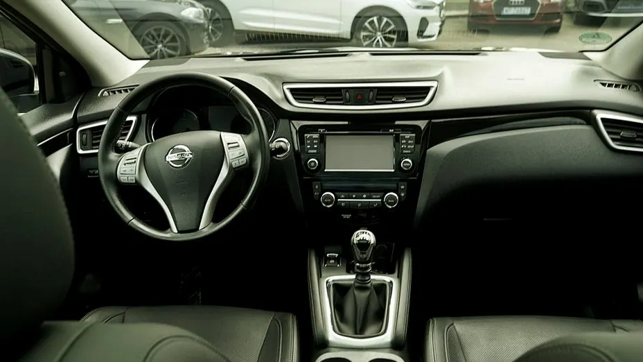 NISSAN Qashqai -