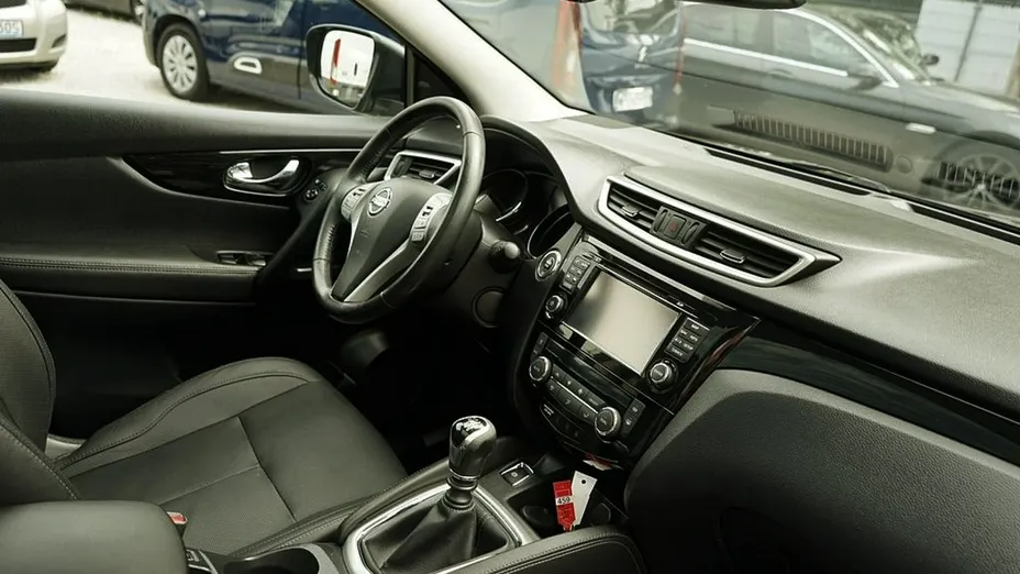 NISSAN Qashqai -