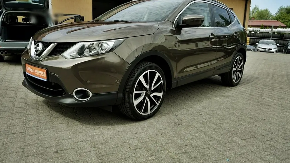 NISSAN Qashqai -