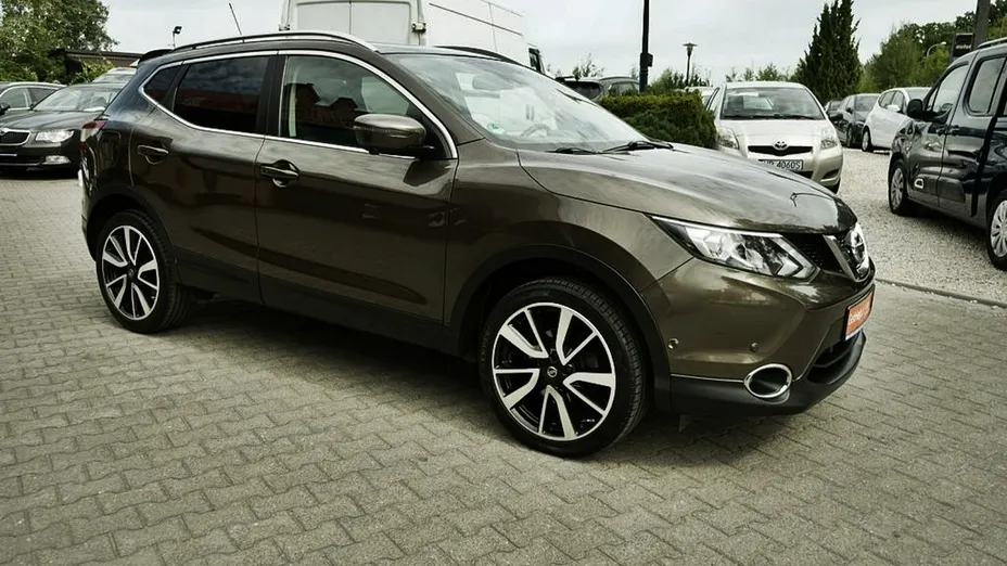 NISSAN Qashqai -