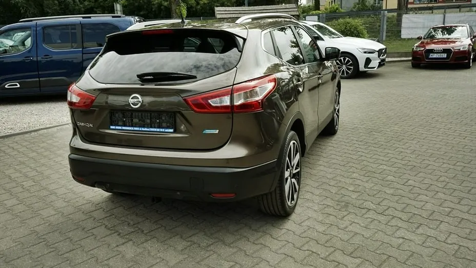 NISSAN Qashqai -
