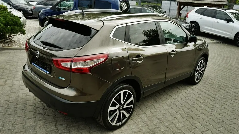 NISSAN Qashqai -