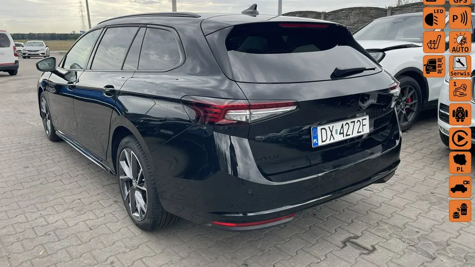 SKODA Superb -