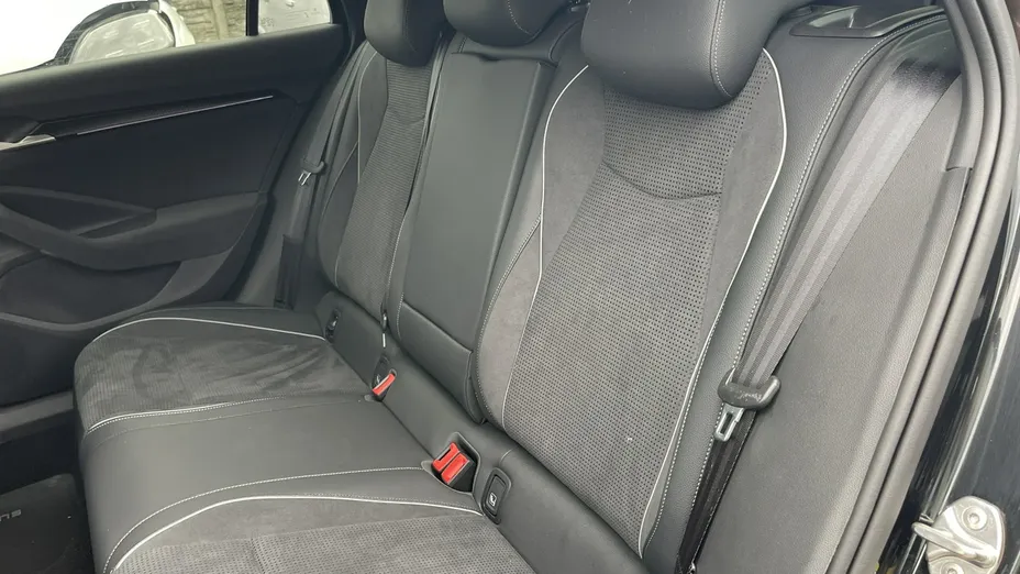SKODA Superb -