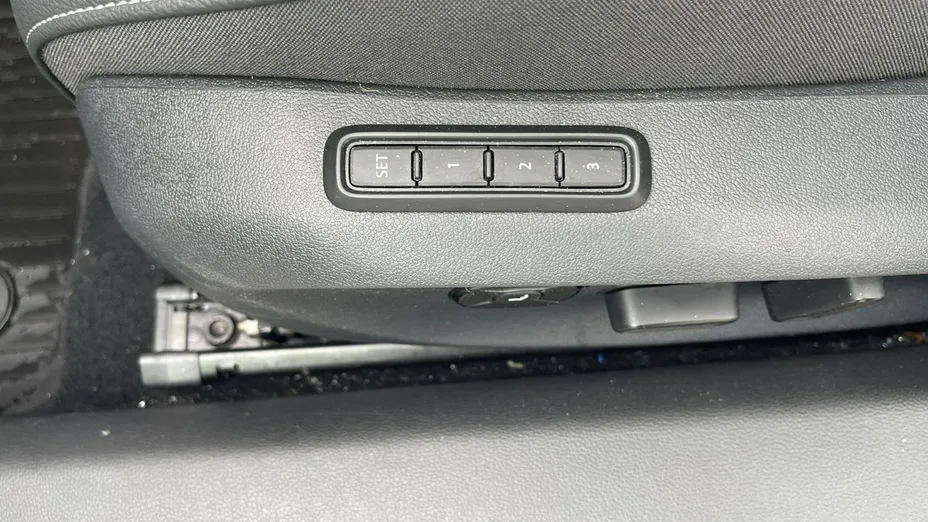 SKODA Superb -