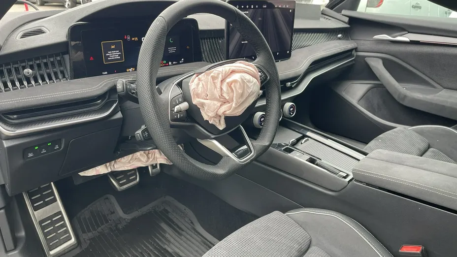 SKODA Superb -