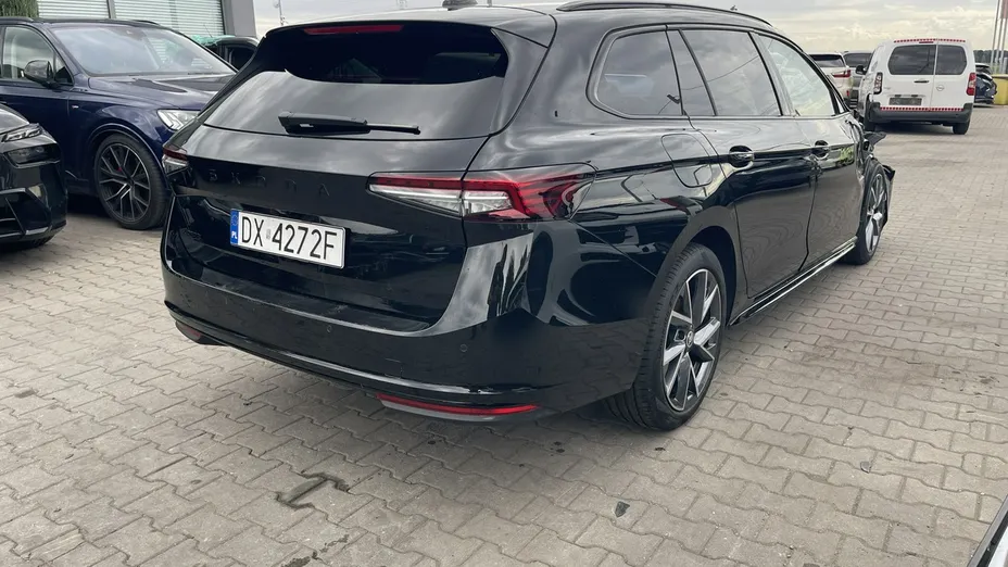 SKODA Superb -