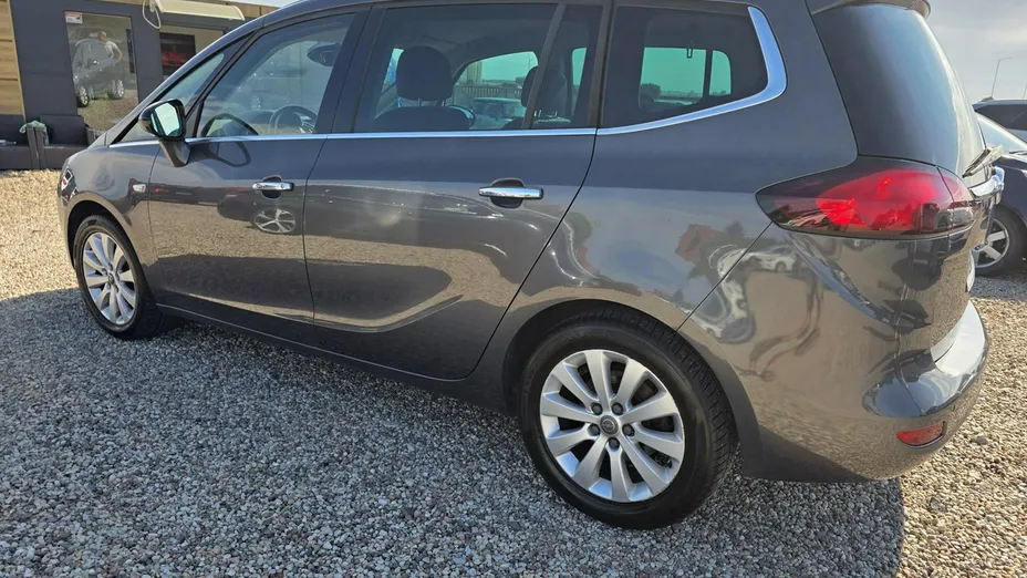 OPEL Zafira -