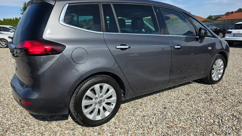 OPEL Zafira -