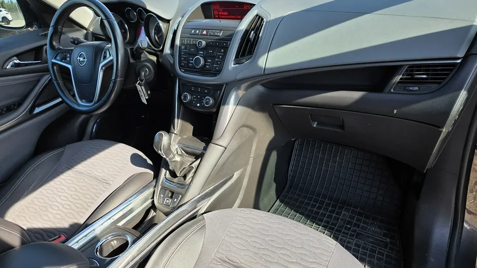 OPEL Zafira -