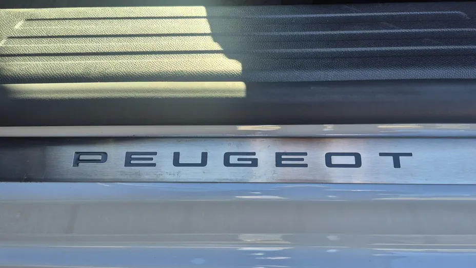 PEUGEOT 2008 -