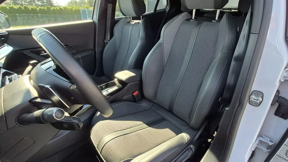 PEUGEOT 2008 -
