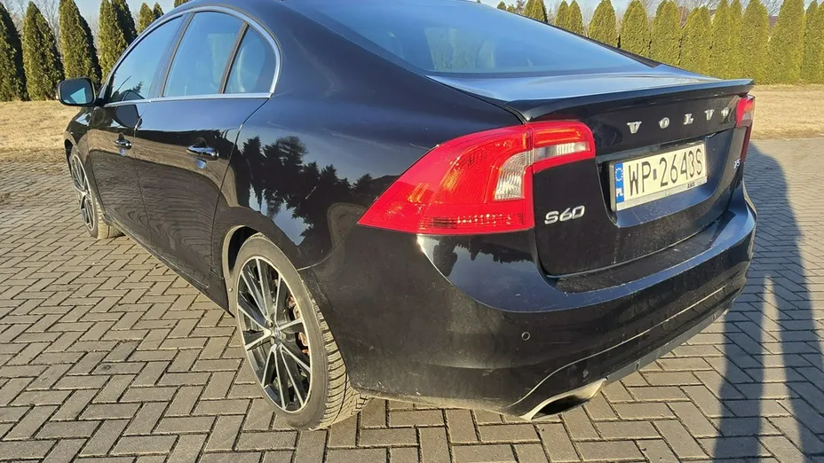 VOLVO S60 -