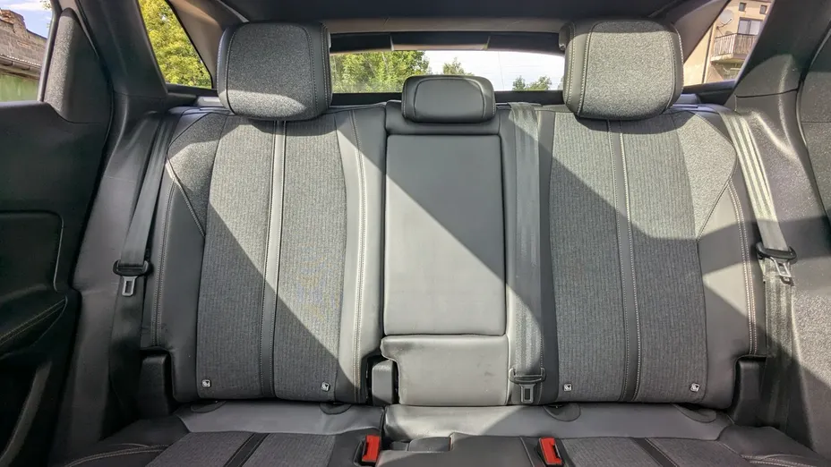 PEUGEOT 3008 -
