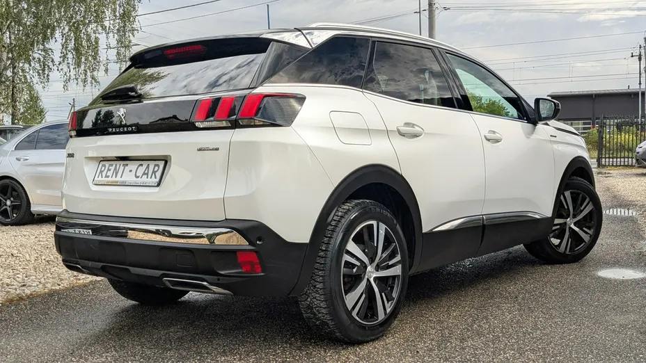 PEUGEOT 3008 -